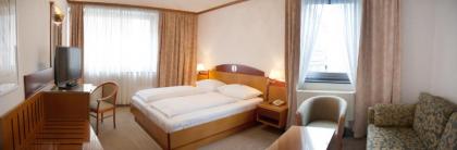 Hotel The Weekend - image 7
