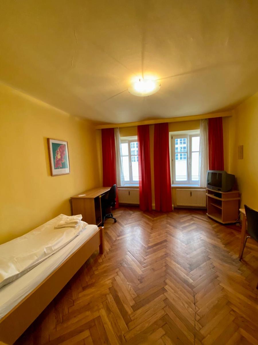 Appartement Pension 700m zum Ring - image 6