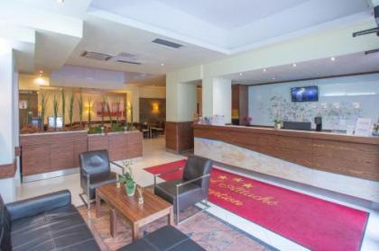 Hotel Attache - image 12