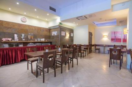 Hotel Attache - image 18
