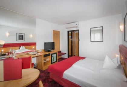 Hotel Boltzmann - image 18