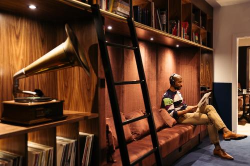 Hotel Schani Salon - image 4