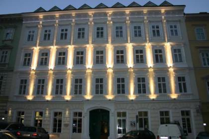 The Levante Rathaus Apartments - image 1