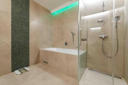 Starlight Suiten Hotel Wien Heumarkt - image 7