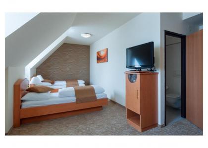 Club Hotel Cortina - image 11