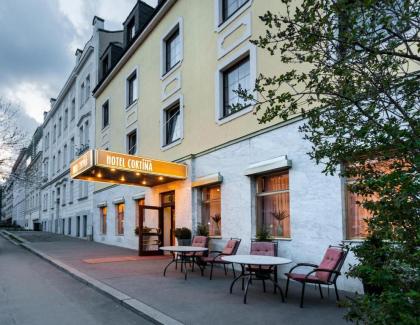Club Hotel Cortina - image 12