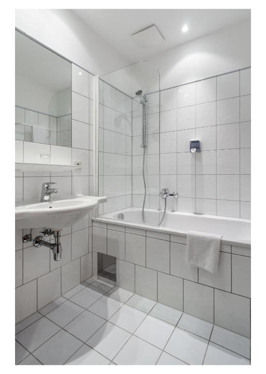 Club Hotel Cortina - image 4