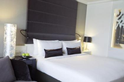Renaissance by Marriott Wien Hotel - image 1
