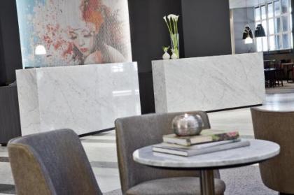 Renaissance by Marriott Wien Hotel - image 11
