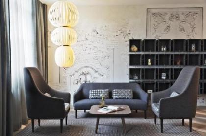 Renaissance by Marriott Wien Hotel - image 17