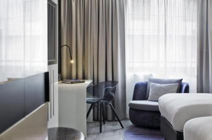 Renaissance by Marriott Wien Hotel - image 2