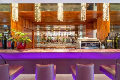 Pakat Suites Hotel - image 13