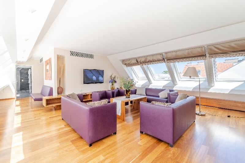 Pakat Suites Hotel - image 3