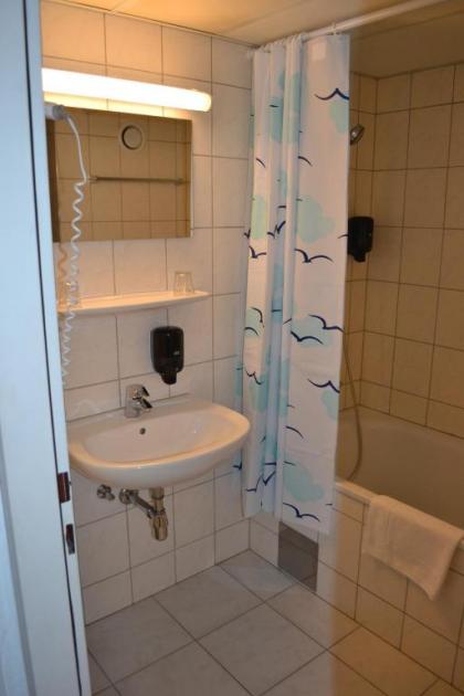 Lenas West Hotel - image 20