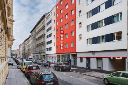 MEININGER Hotel Wien Downtown Franz - image 8