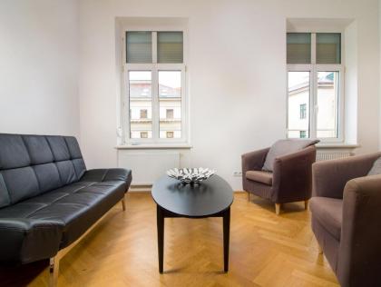 Central Vienna-Living - image 17