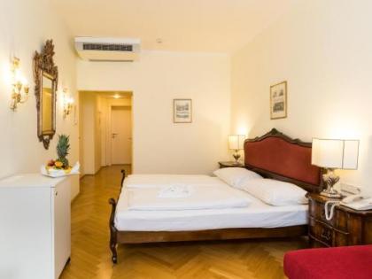 Hotel Royal - image 17