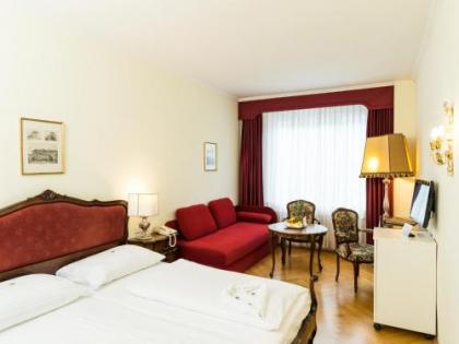 Hotel Royal - image 18