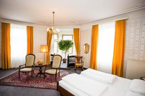 Hotel Atlanta - image 7