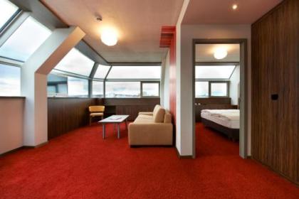 Simm's Hotel - image 15