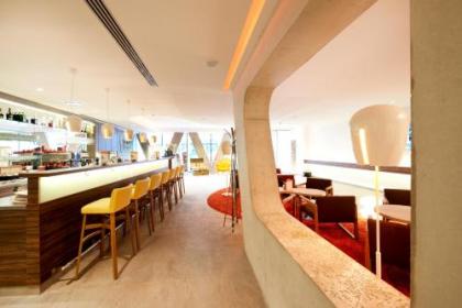 Simm's Hotel - image 17