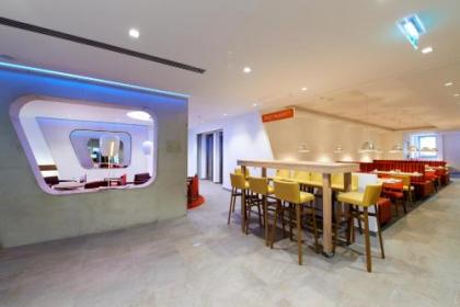 Simm's Hotel - image 18