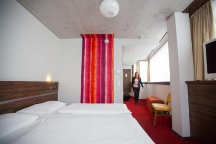 Simm's Hotel - image 9