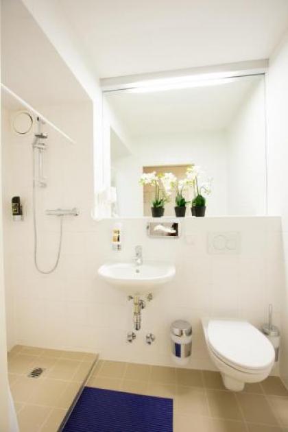 a&t Holiday Hostel - image 5