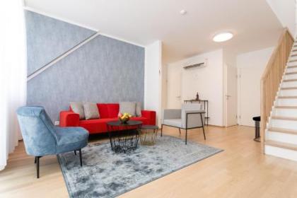 Mar Suite Apartments - Center - image 1