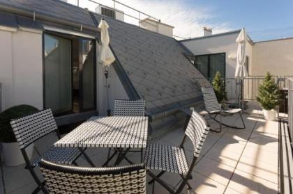 Mar Suite Apartments - Center - image 10