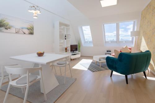 Mar Suite Apartments - Center - image 4