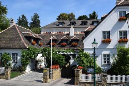 Hotel Landhaus Fuhrgassl-Huber - image 1