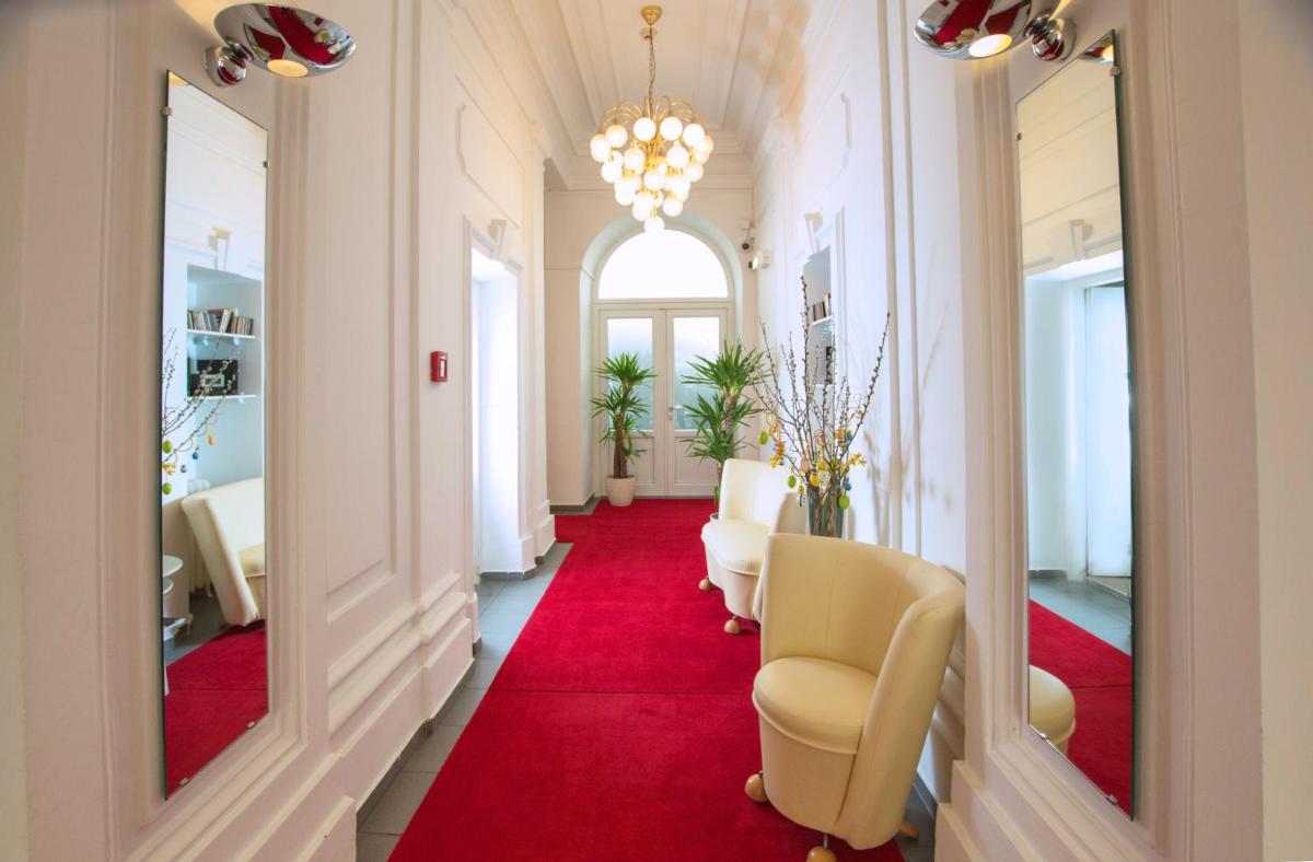 Hotel Odeon - image 7