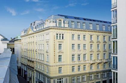 Steigenberger Hotel Herrenhof - image 16