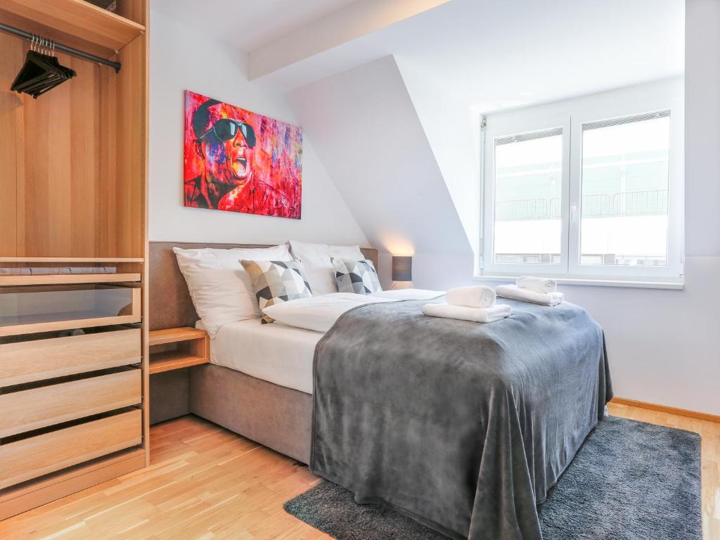 SKY9 Penthouse Apartments - main image