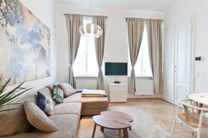 HeyMi Apartments Oper - image 1