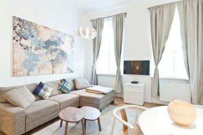 HeyMi Apartments Oper - image 10