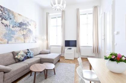 HeyMi Apartments Oper - image 8