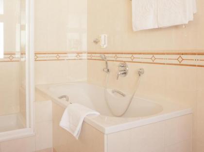 Hotel Kaiserin Elisabeth - image 18
