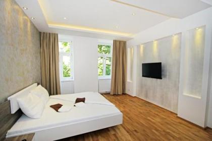 Aurellia Deluxe Apartments - image 1