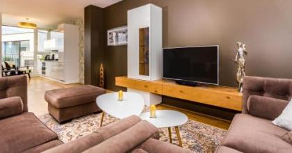 Abieshomes Serviced Apartments - Votivpark - image 17
