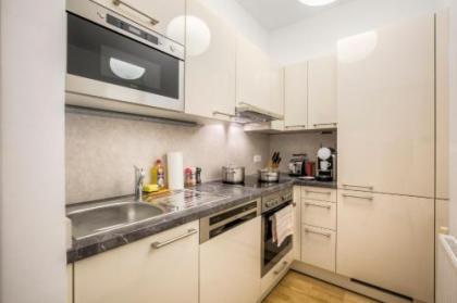Vienna Grand Apartments City - image 12