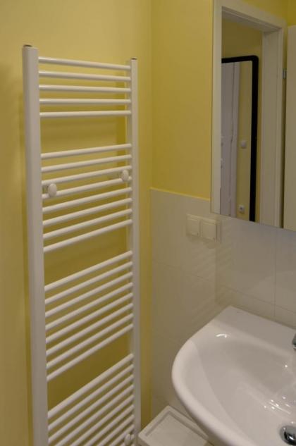 Ableidinger Apartments - image 10