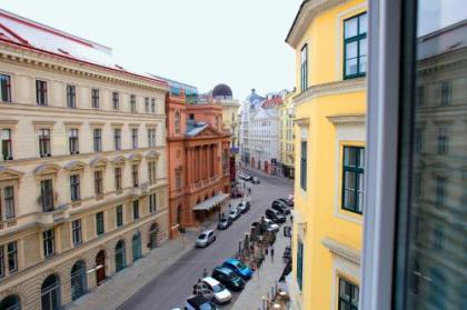 Prestige Vienna Apartment - image 15