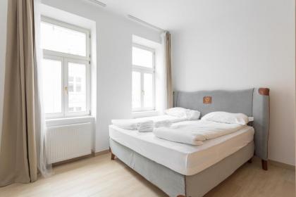 Apartment house in Vienna - image 16