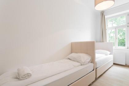 Apartment house in Vienna - image 18