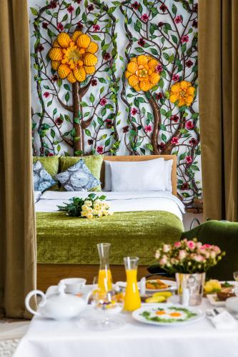 House of Time - Fancy Suites - main image