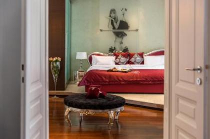 House of Time - Fancy Suites - image 18