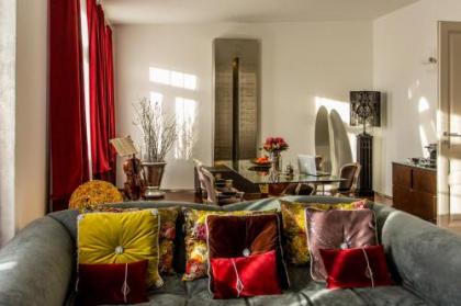 House of Time - Fancy Suites - image 20