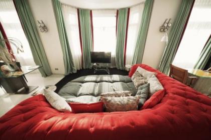 House of Time - Fancy Suites - image 4